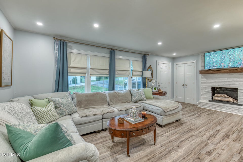 Photo #7: 501 Golf Course Drive