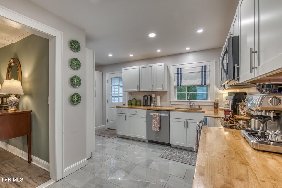 Photo #12: 501 Golf Course Drive