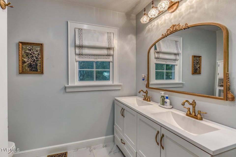 Photo #19: 501 Golf Course Drive