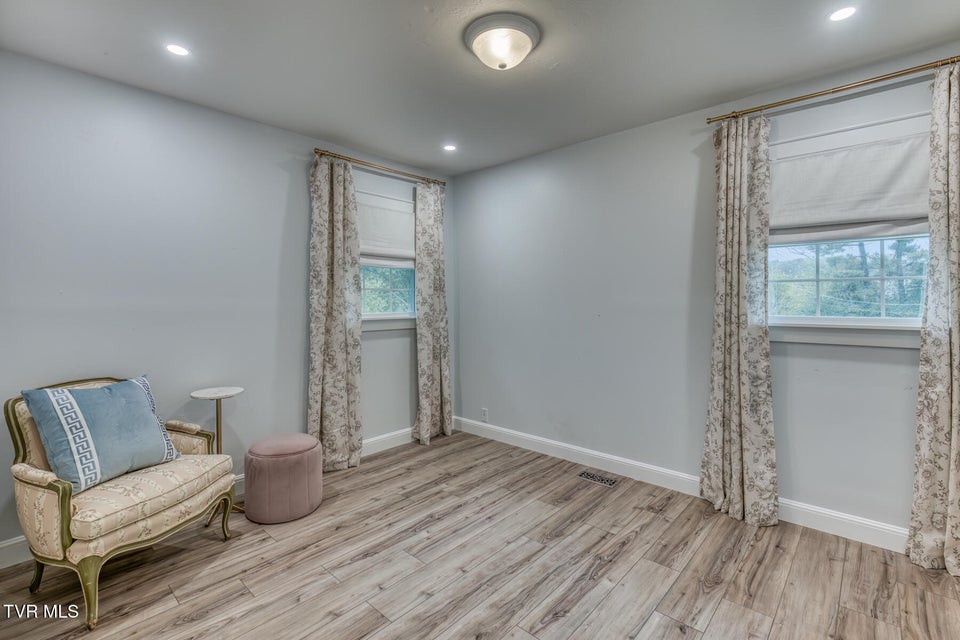 Photo #22: 501 Golf Course Drive