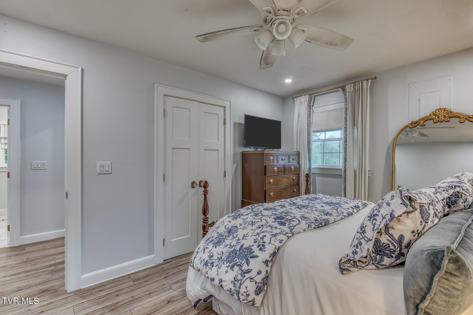 Photo #17: 501 Golf Course Drive