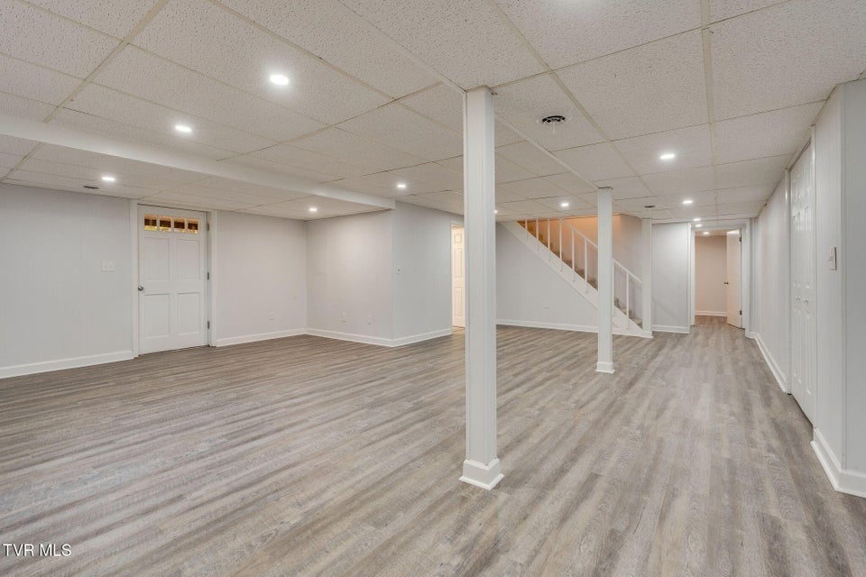 Photo #32: 506 Edgewood Drive