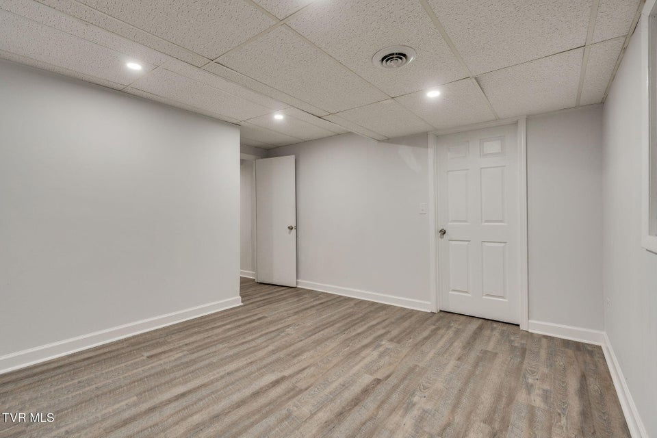 Photo #39: 506 Edgewood Drive