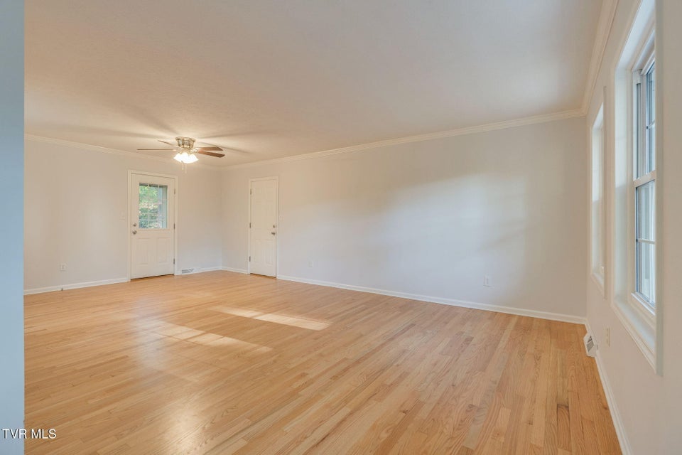 Photo #5: 506 Edgewood Drive