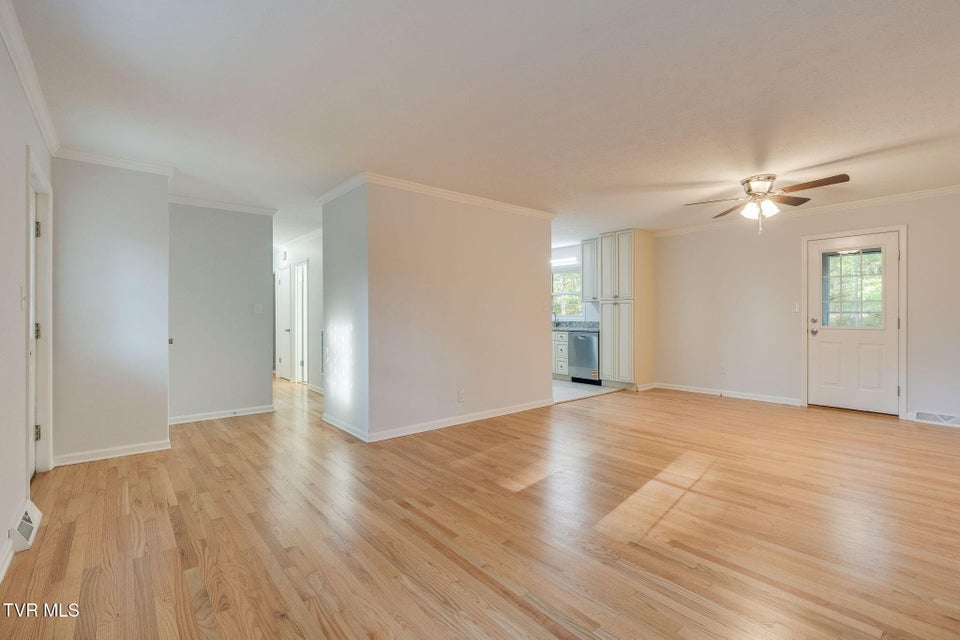 Photo #8: 506 Edgewood Drive