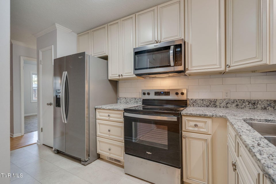 Photo #12: 506 Edgewood Drive