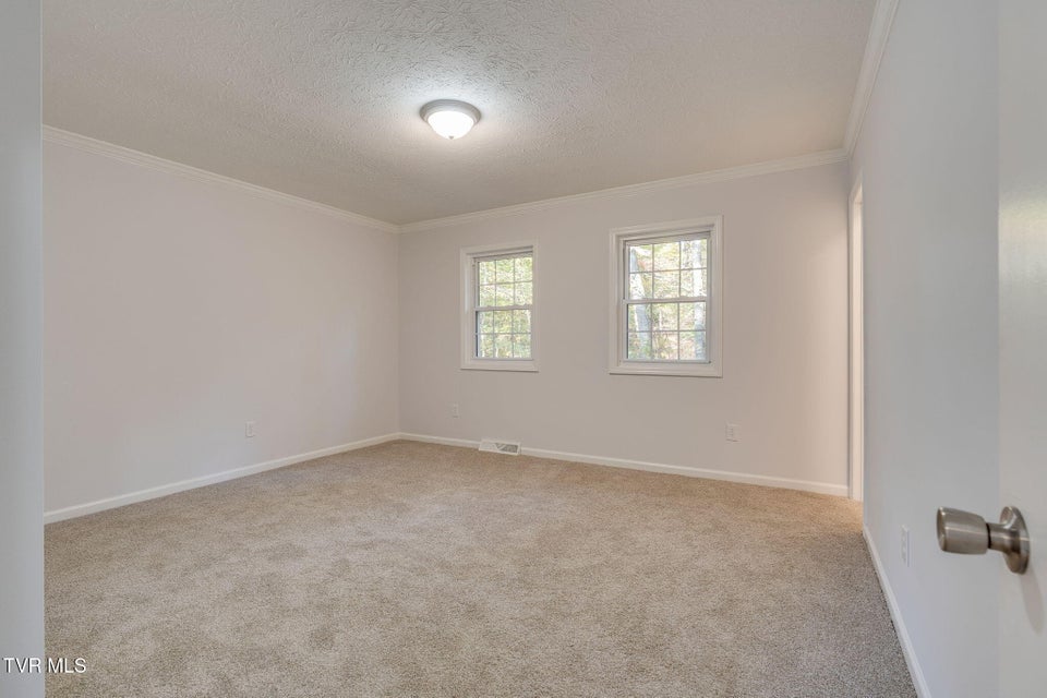 Photo #14: 506 Edgewood Drive