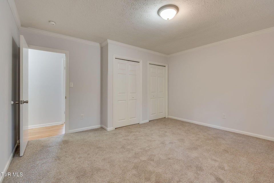 Photo #16: 506 Edgewood Drive