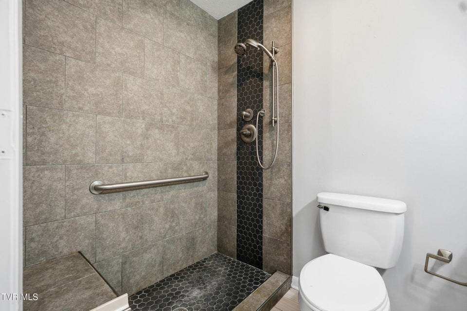 Photo #31: 2850 Ashley Street