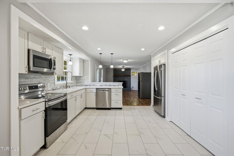 Photo #14: 2850 Ashley Street