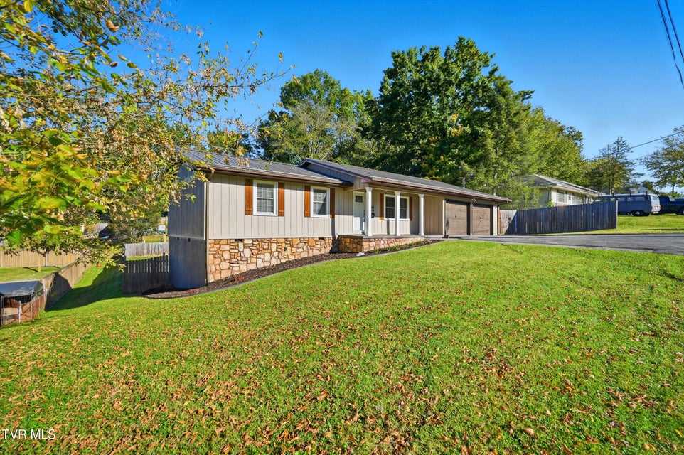 Photo #40: 2850 Ashley Street