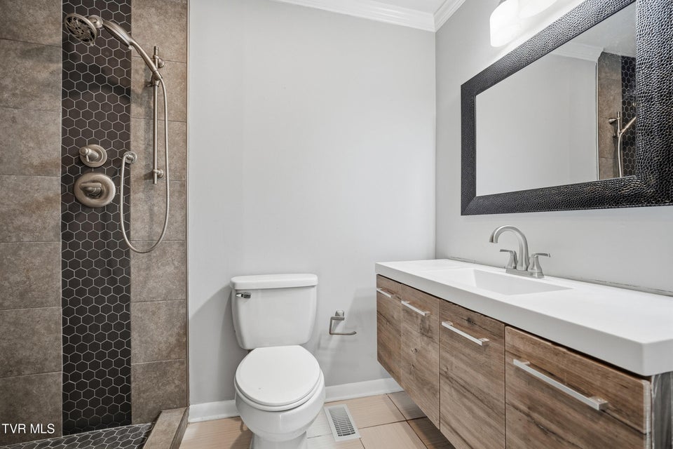 Photo #30: 2850 Ashley Street