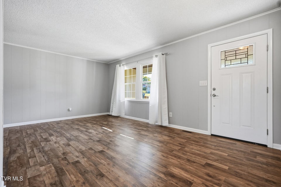 Photo #10: 2850 Ashley Street