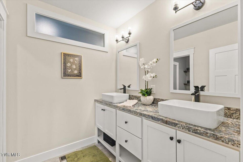 Photo #40: 105 Bishop Hollow Road