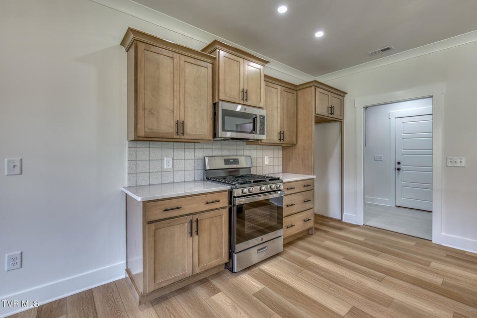 Photo #14: 23 Station Way