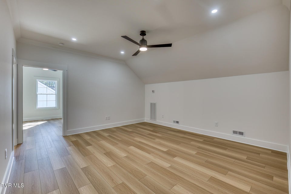 Photo #33: 23 Station Way