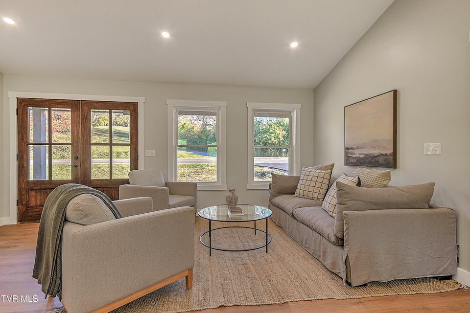 Photo #8: 15216 Bordwine Road