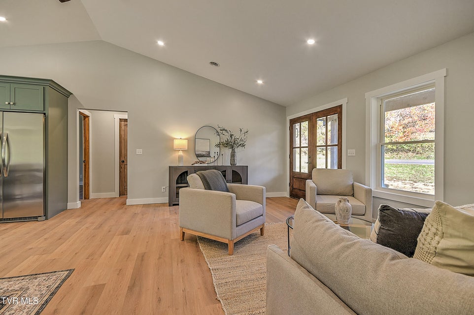 Photo #10: 15216 Bordwine Road