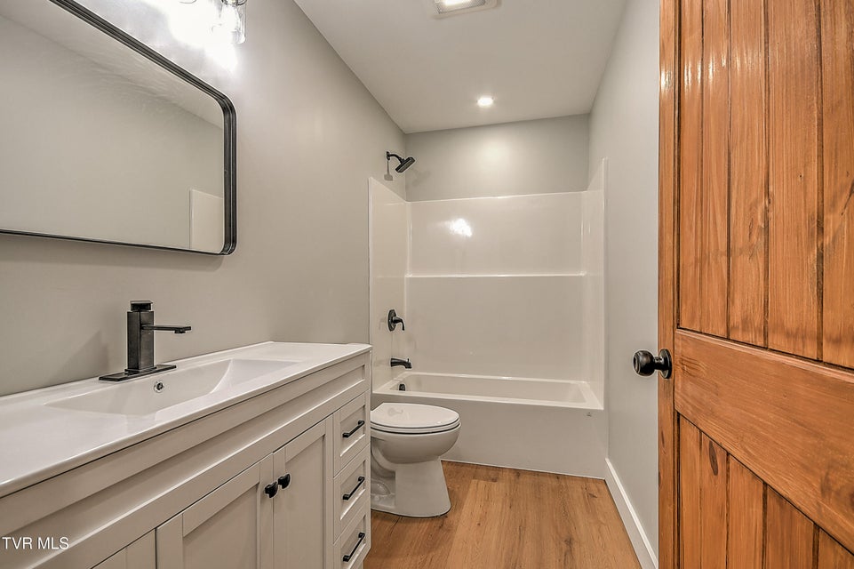 Photo #31: 15216 Bordwine Road