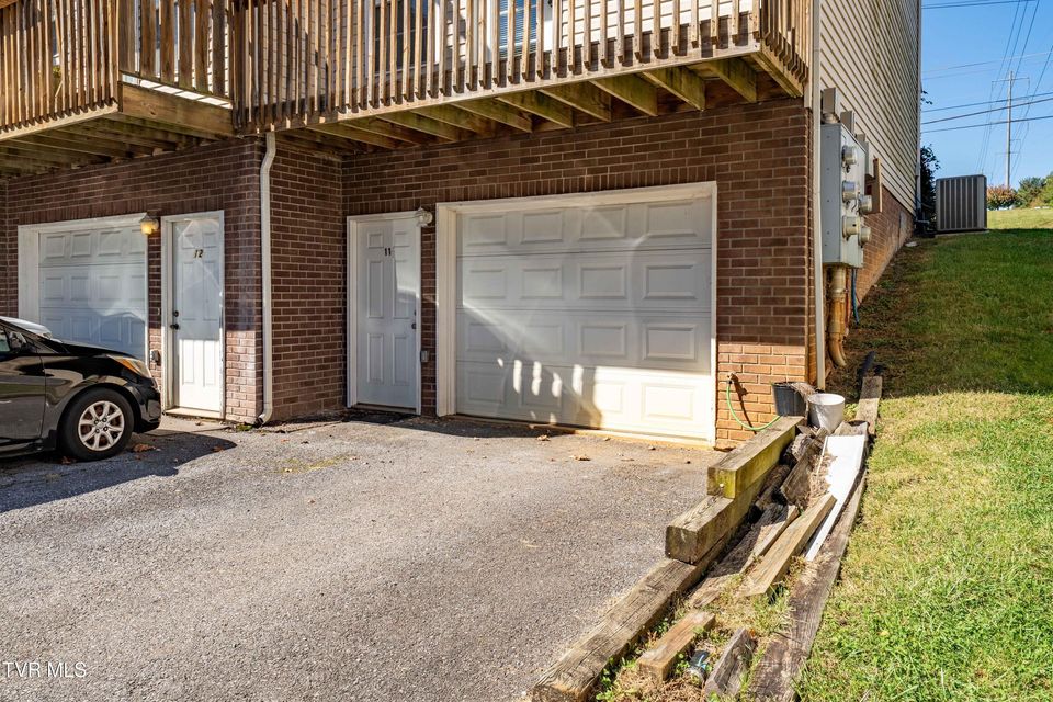 Photo #31: 2305 Greenwood Drive