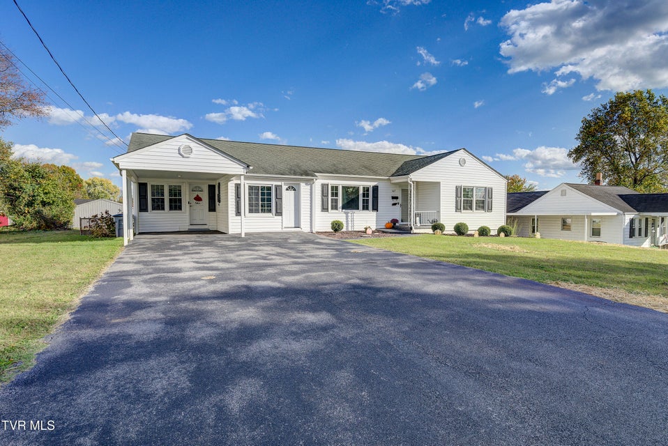 Photo #3: 1617 Tremont Avenue