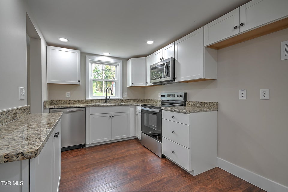 Photo #32: 3236 Ashley Street