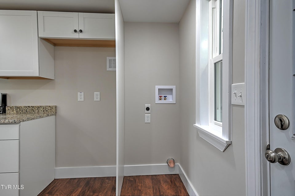 Photo #35: 3236 Ashley Street