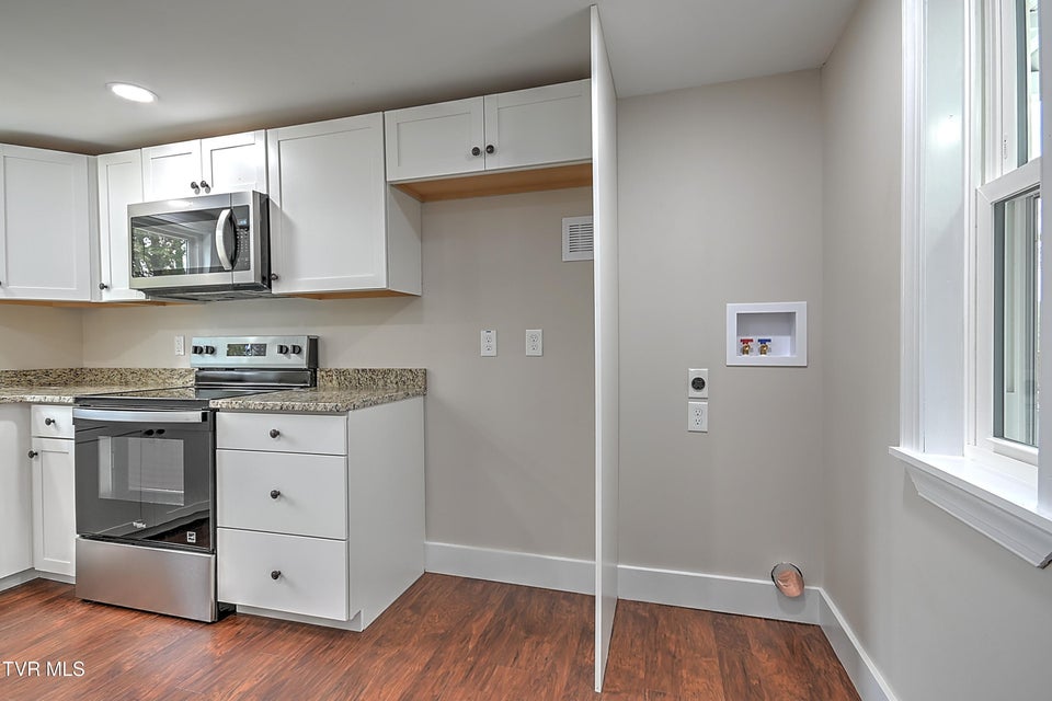 Photo #36: 3236 Ashley Street