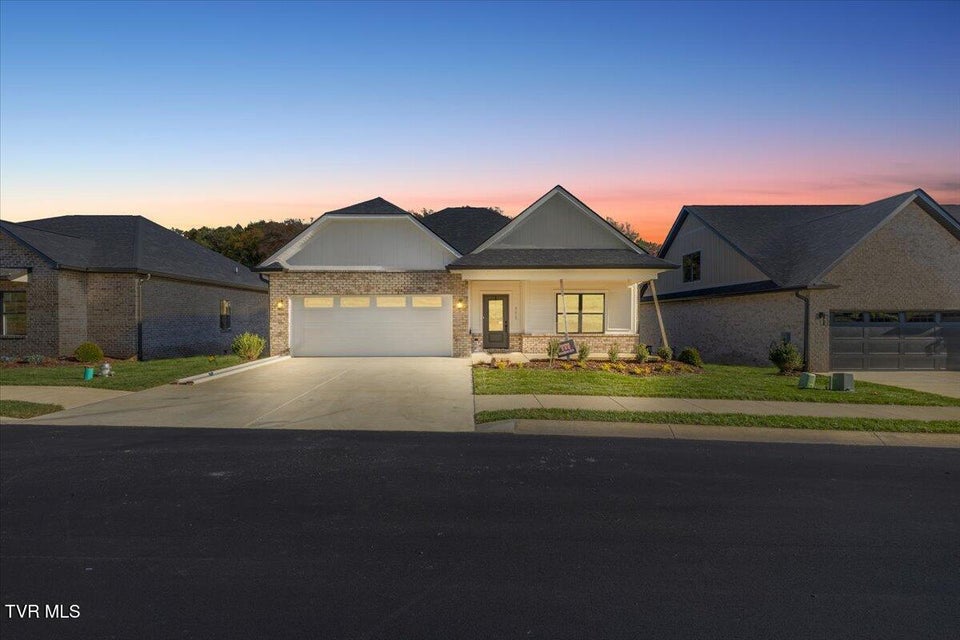 Photo #36: 111 Station Way