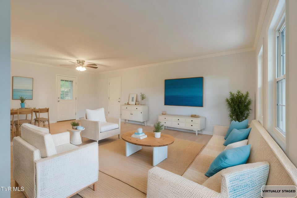 Photo #7: 506 Edgewood Drive