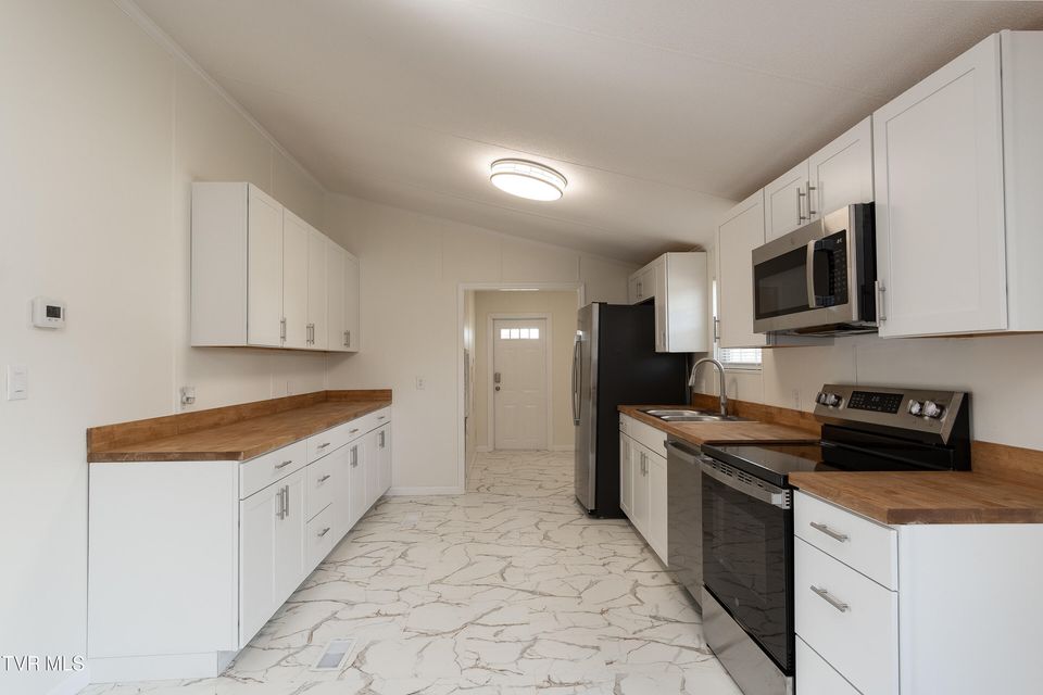 Photo #15: 4356 Blue Springs Parkway