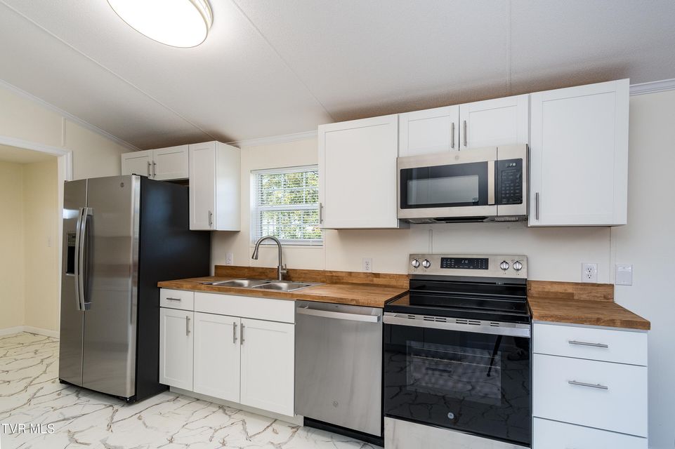 Photo #14: 4356 Blue Springs Parkway