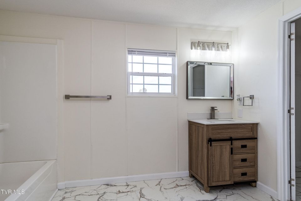 Photo #13: 4356 Blue Springs Parkway