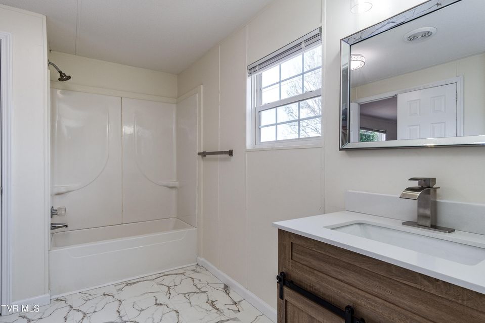 Photo #12: 4356 Blue Springs Parkway