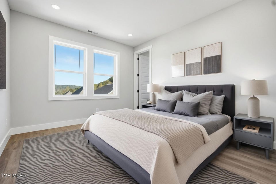 Photo #33: 1809 Top Sail Court