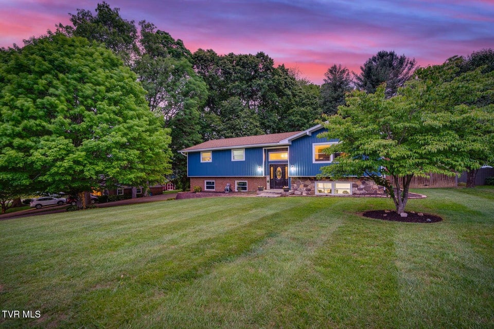 Photo #6: 417 Oakmont Drive