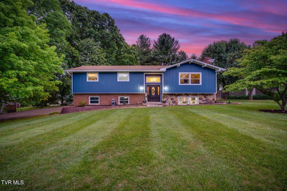 Photo #7: 417 Oakmont Drive