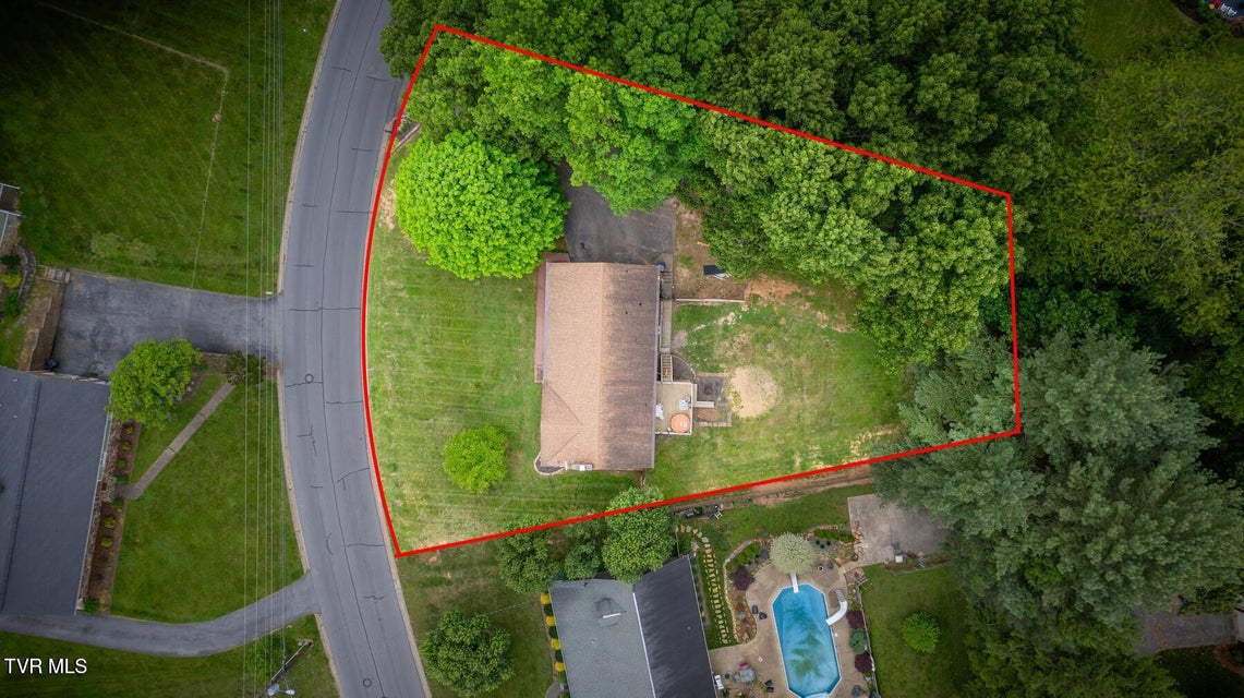 Photo #13: 417 Oakmont Drive