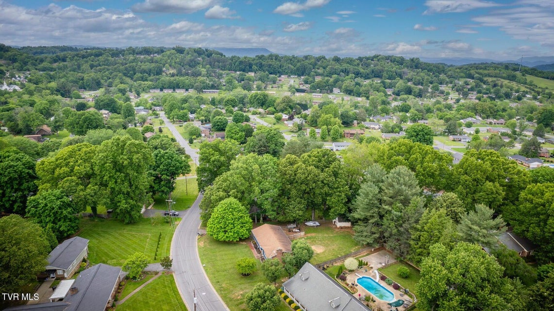 Photo #45: 417 Oakmont Drive