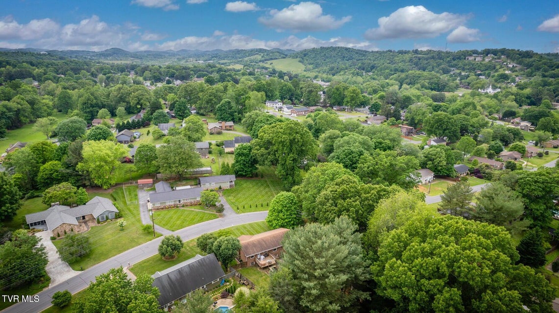 Photo #47: 417 Oakmont Drive