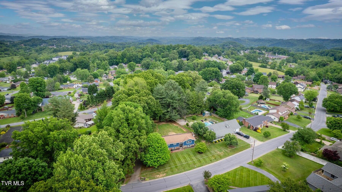 Photo #50: 417 Oakmont Drive