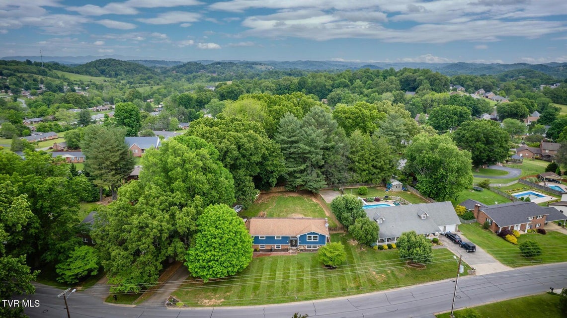 Photo #51: 417 Oakmont Drive