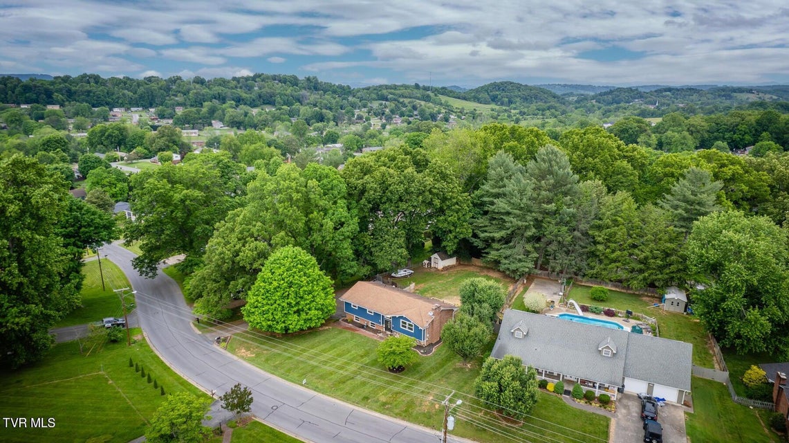 Photo #52: 417 Oakmont Drive