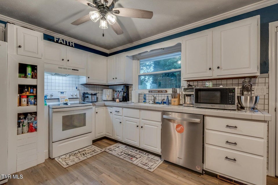 Photo #22: 417 Oakmont Drive