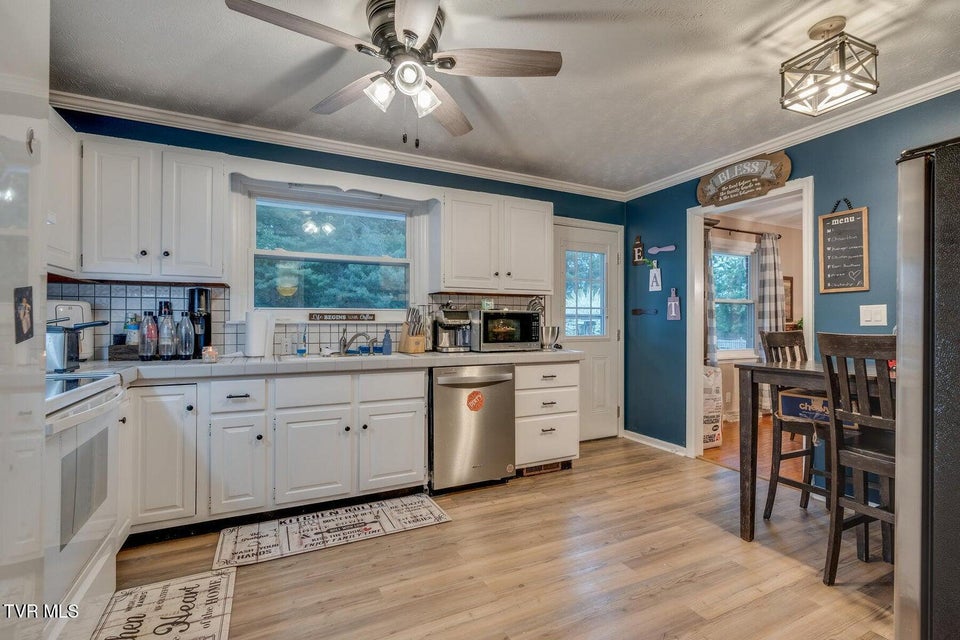 Photo #21: 417 Oakmont Drive