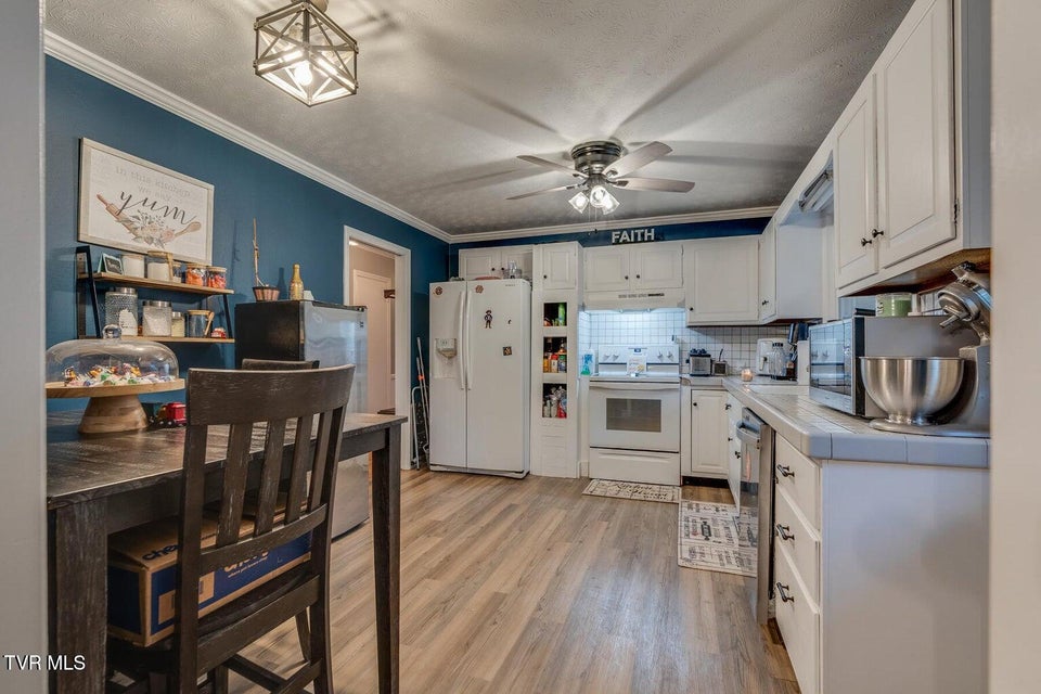 Photo #20: 417 Oakmont Drive