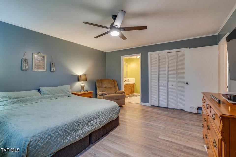 Photo #28: 417 Oakmont Drive