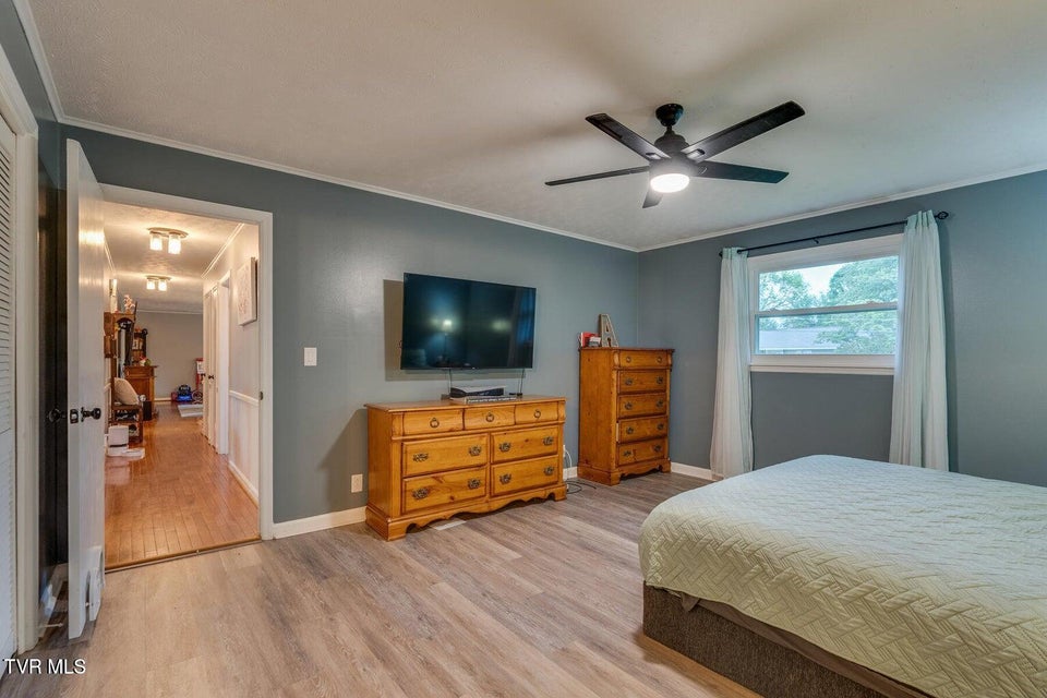 Photo #29: 417 Oakmont Drive