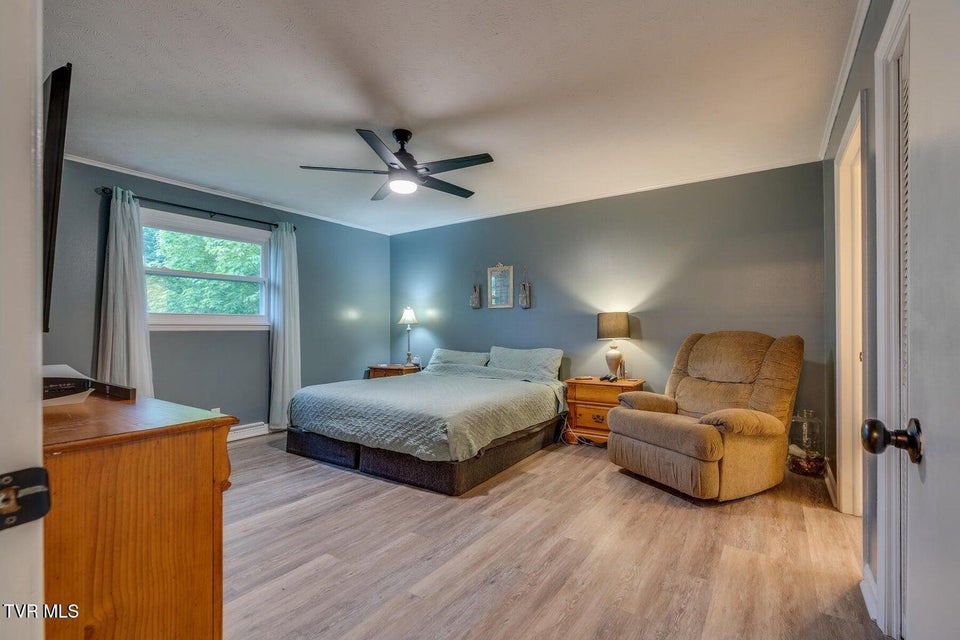 Photo #30: 417 Oakmont Drive