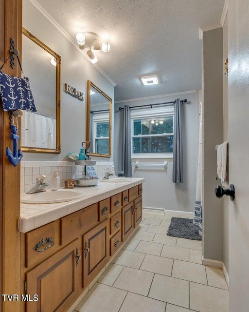 Photo #34: 417 Oakmont Drive